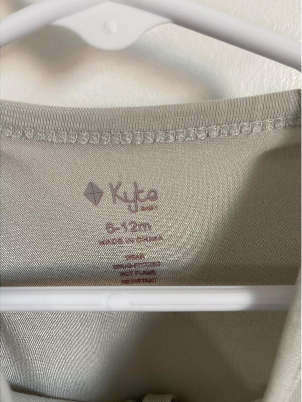 Kyte Baby Light Gray Footed PJs 6-12M - Picture 3 of 3